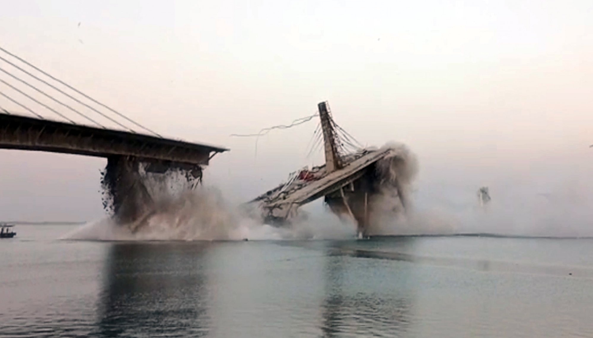 Jd-u Mla Levels Serious Allegations Against Additional Chief Secy Over Bridge Co Jd-u Mla Levels Serious Allegations Against Additional Chief Secy Over Bridge Co-TeluguStop.com