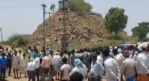  Extreme Tension In Metpalli Mandal Of Jagityala District-TeluguStop.com