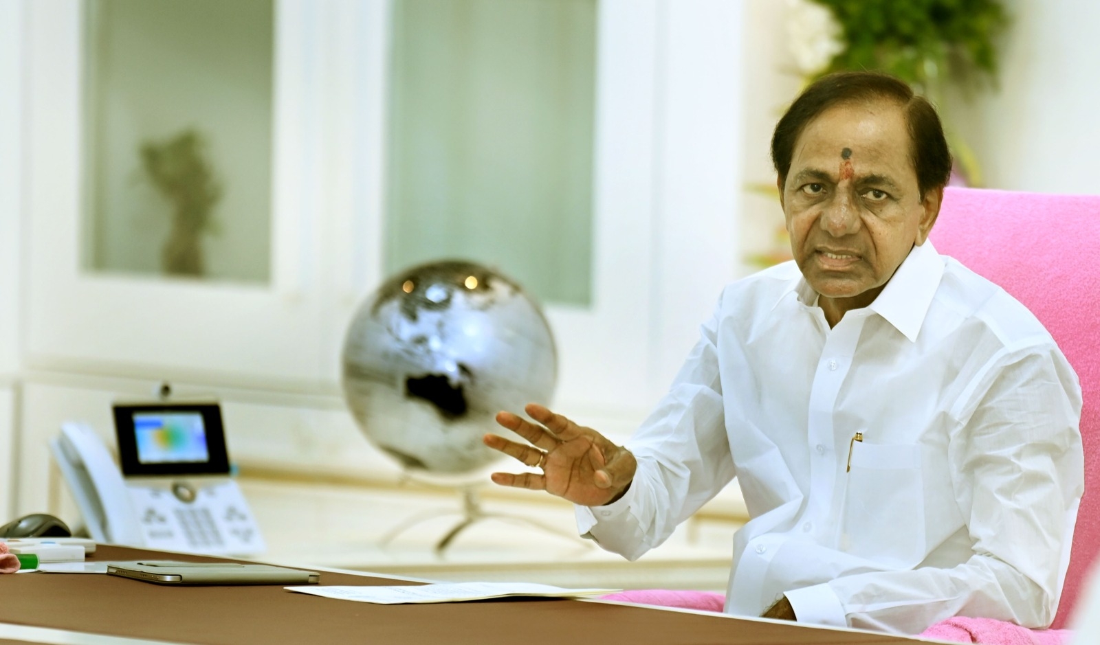  Kcr Lays Foundation For Brs Centre For Excellence & Hrd-TeluguStop.com