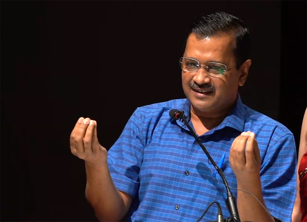  Kejriwal Accuses Bjp, Congress Of Copying Aap's Manifesto-TeluguStop.com