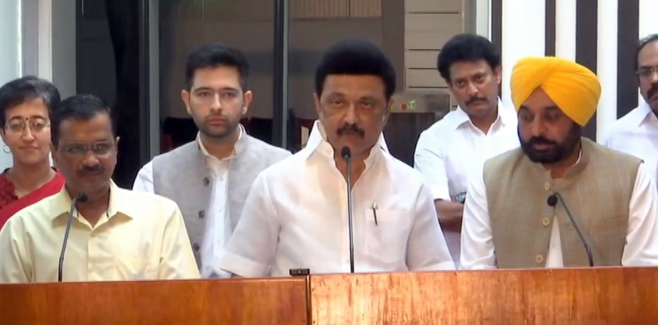 Kejriwal Meets Stalin To Seek Support On Ordinance Issue Kejriwal Meets Stalin To Seek Support On Ordinance Issue-TeluguStop.com