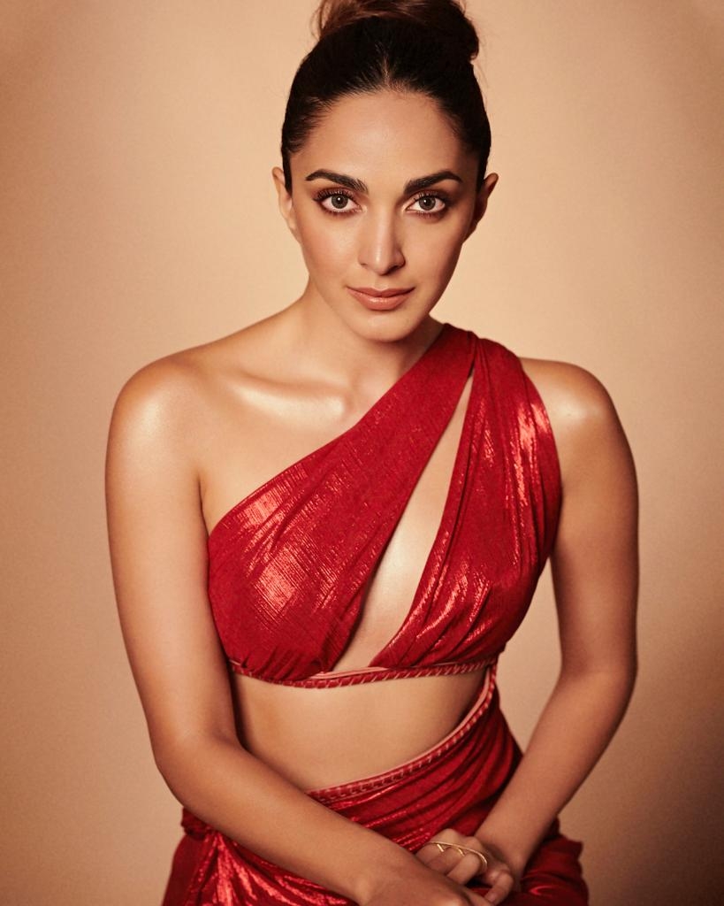  Kiara Advani Joins Hrithik, Ntr Jr In 'war 2'-TeluguStop.com