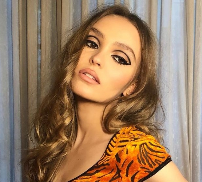  Lily-rose Depp 'avoided' The Weeknd While Filming 'the Idol' Due To Method Actin-TeluguStop.com