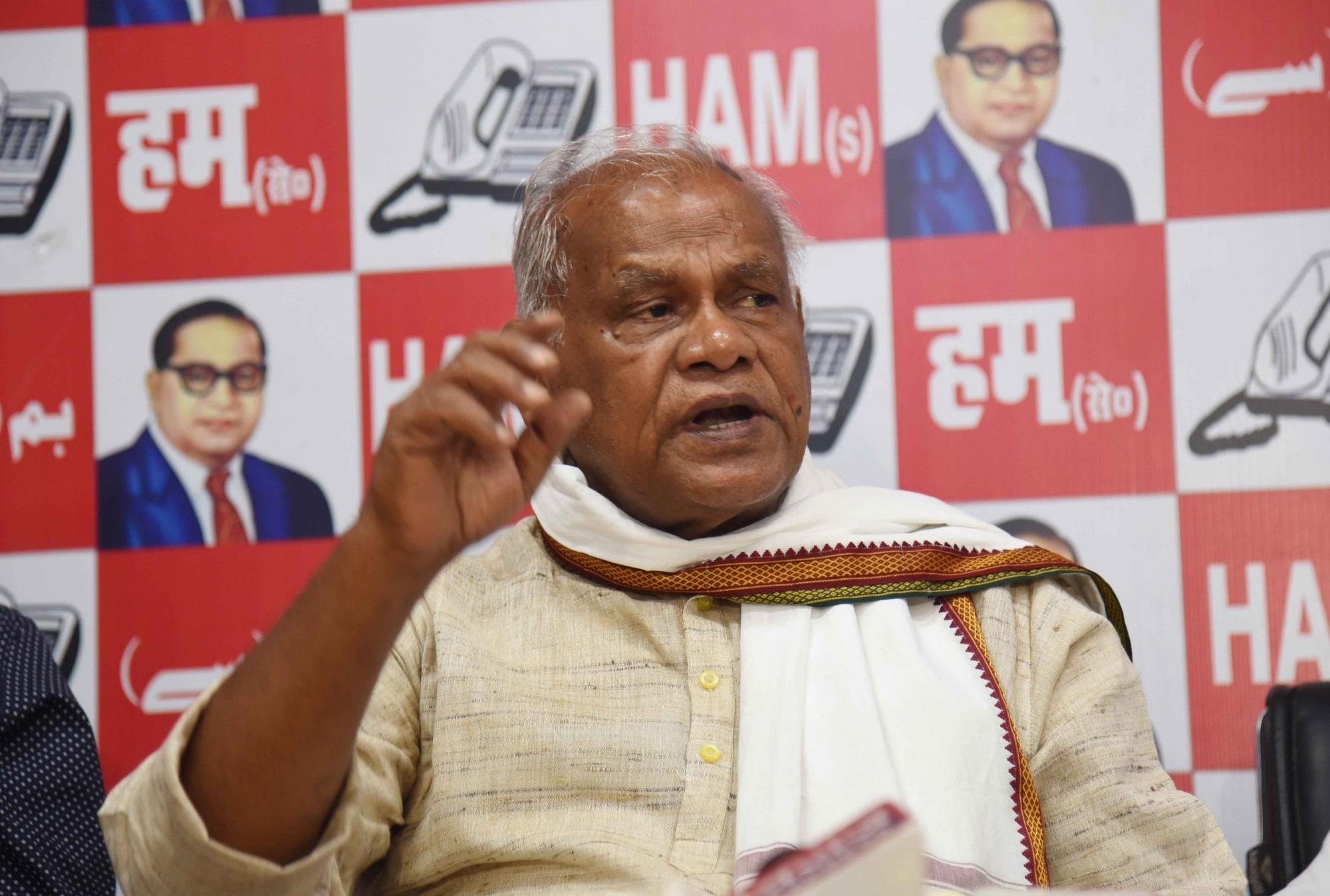  Manjhi, Ham Lawmakers Met Nitish Kumar For Discussions-TeluguStop.com