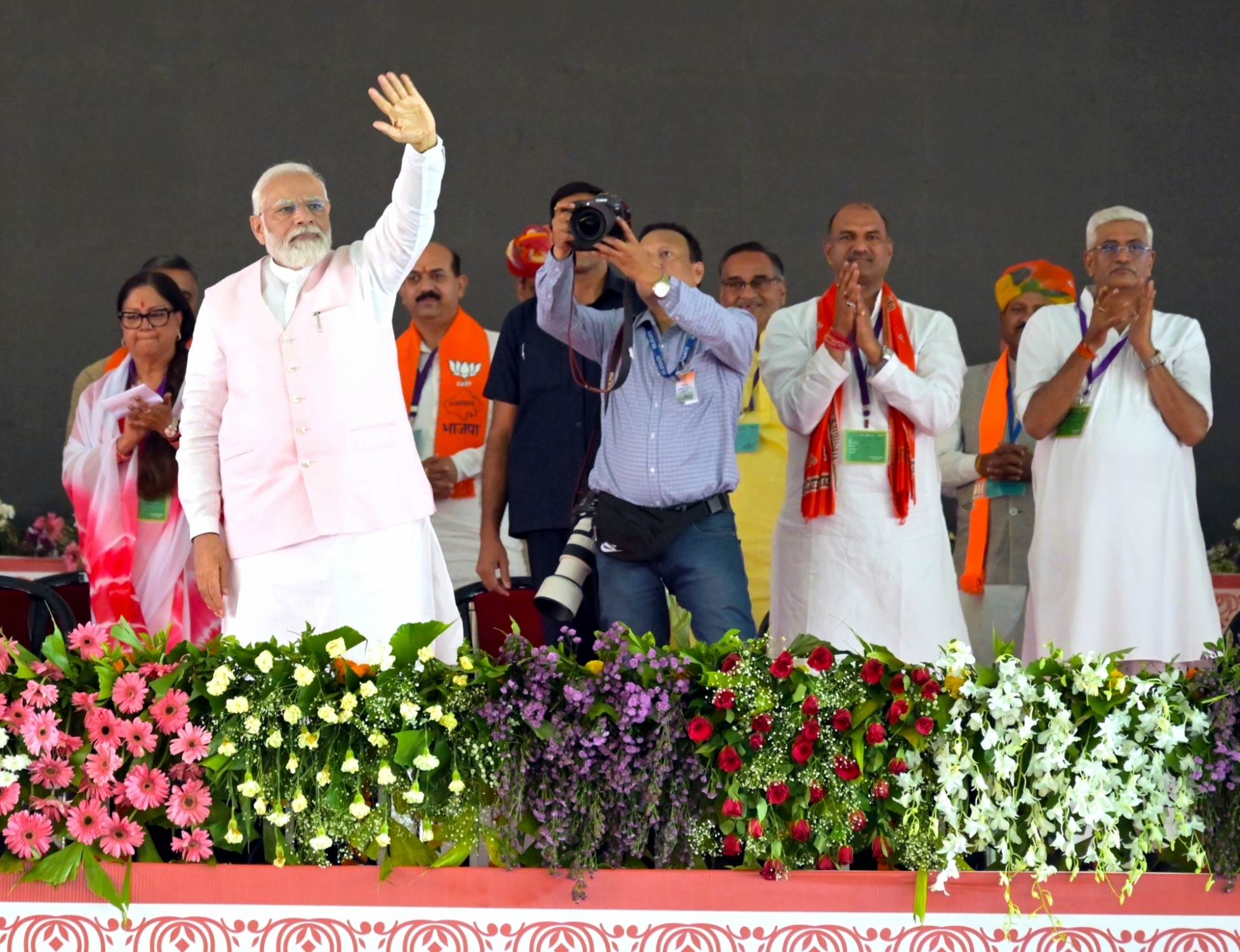  Modi Visit To Ajmer: Cm Stays Silent But His Team Speaks Of Congress' Good Gover-TeluguStop.com