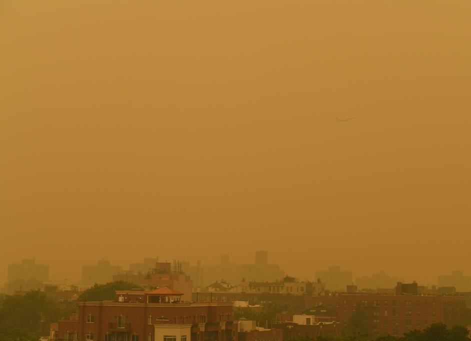  New Yorkers Suffer From Smoke, Haze Due To Canadian Wildfires-TeluguStop.com