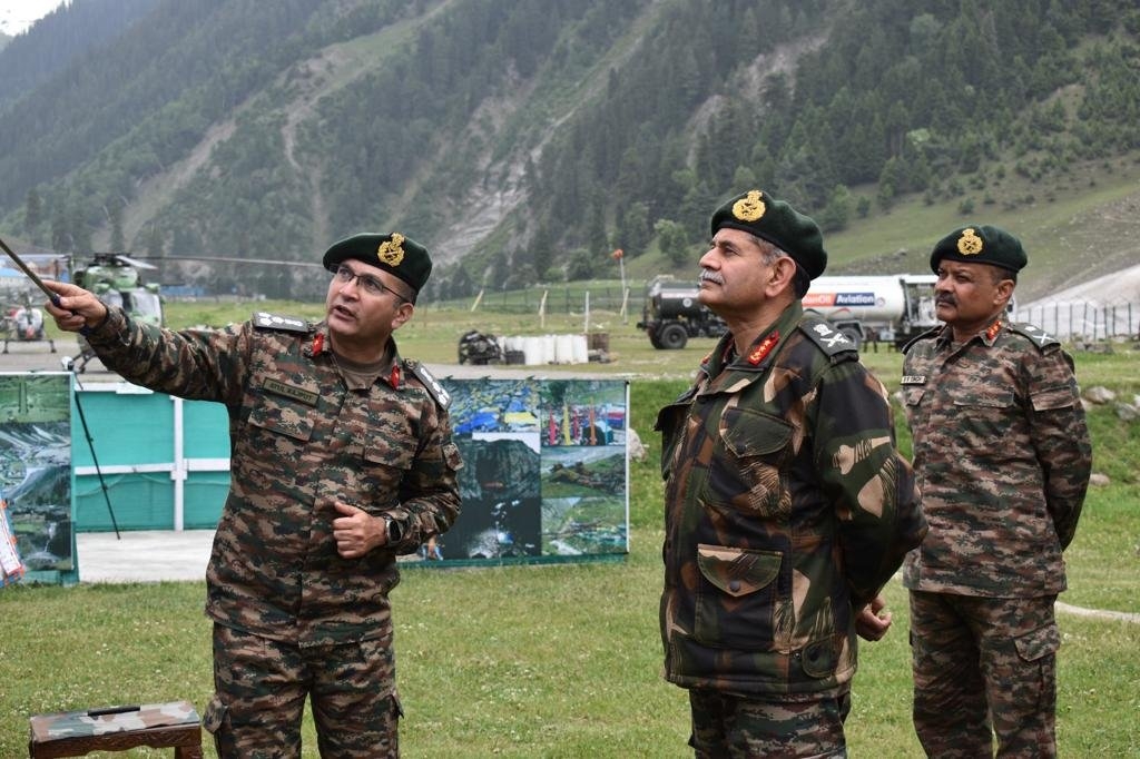  Northern Army Commander Reviews Amaranth Yatra Preparedness-TeluguStop.com