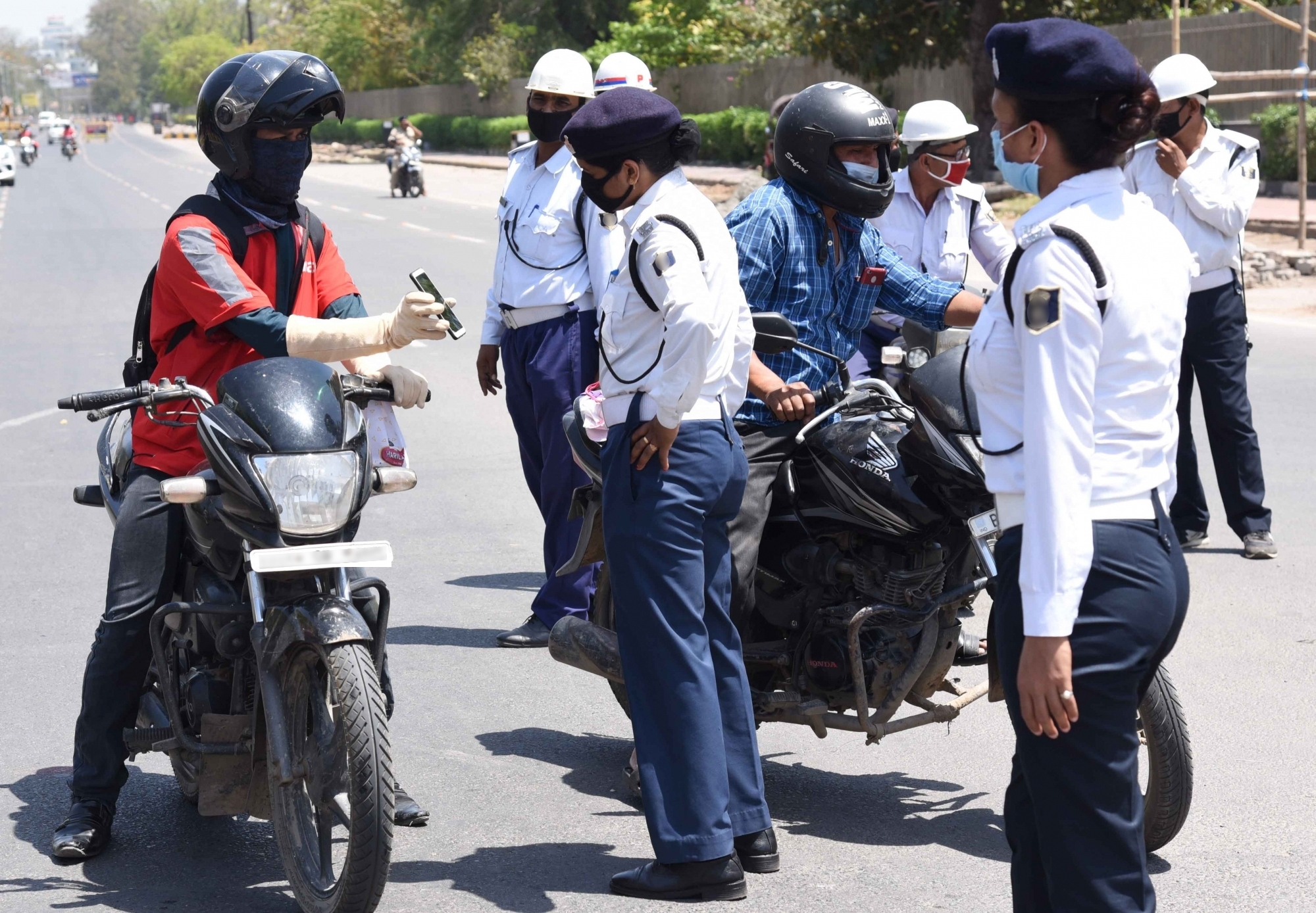  Now, Traffic Violators In Chandigarh Get Challans Through Sms-TeluguStop.com