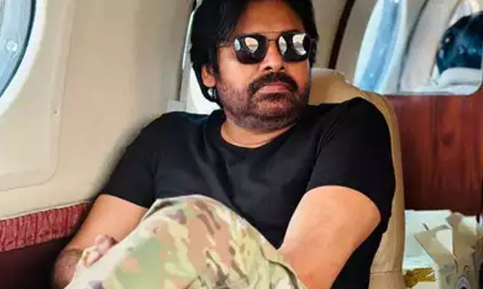  Pawan Kalyan Likes To Tollywood Star Actress , Pawan Kalyan, Savitri, Favourite-TeluguStop.com