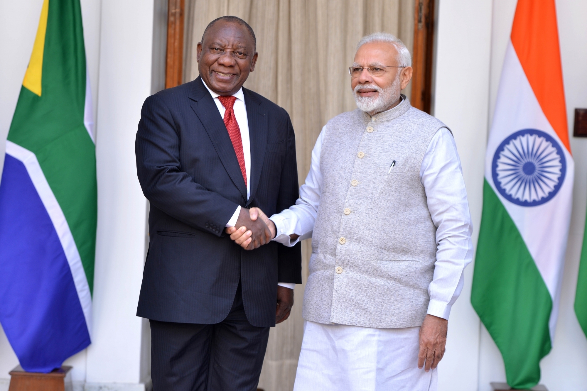  Pm Modi Speaks With S.african President, Discusses Bilateral Relations-TeluguStop.com