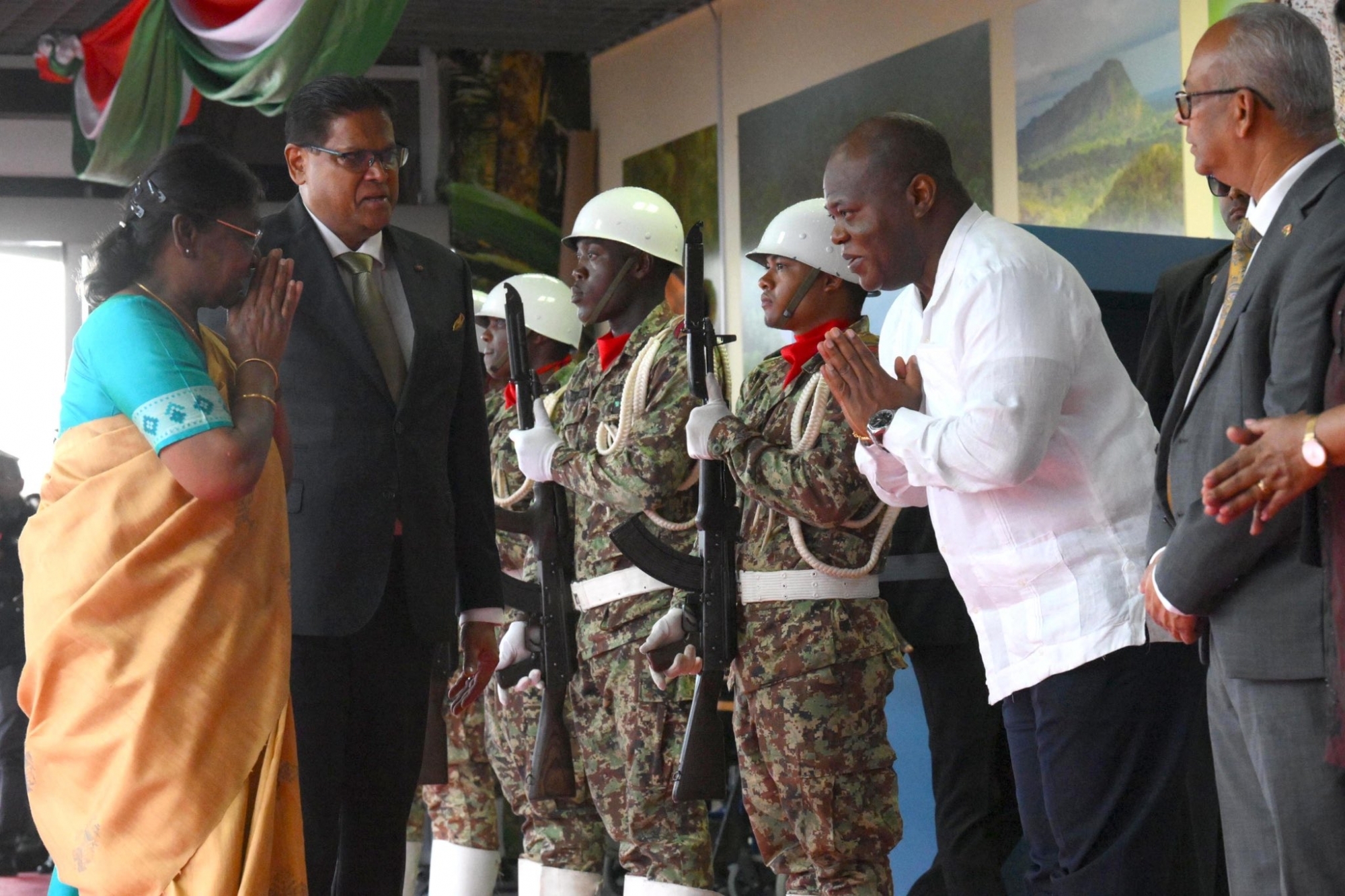 President Murmu Reaches Suriname On First State Visit President Murmu Reaches Suriname On First State Visit-TeluguStop.com