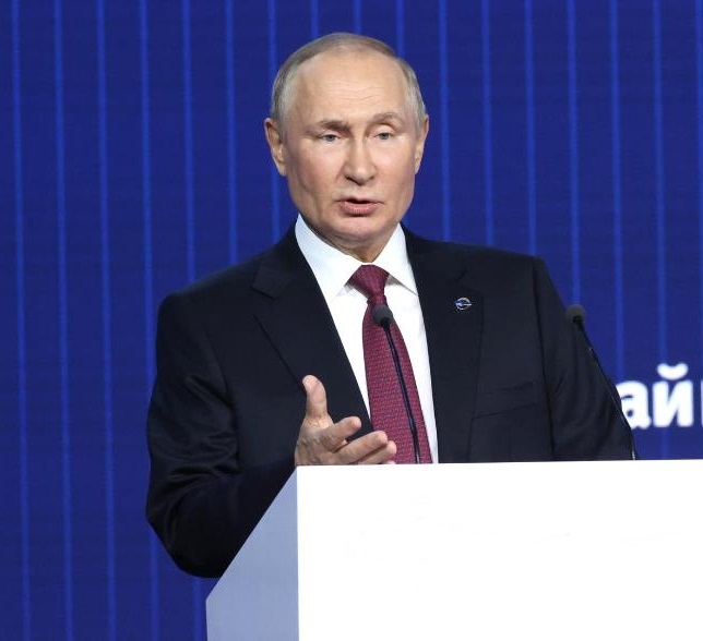  Putin Signs Law Denouncing Agreement With Ukraine On Sea Of Azov, Kerch Strait-TeluguStop.com