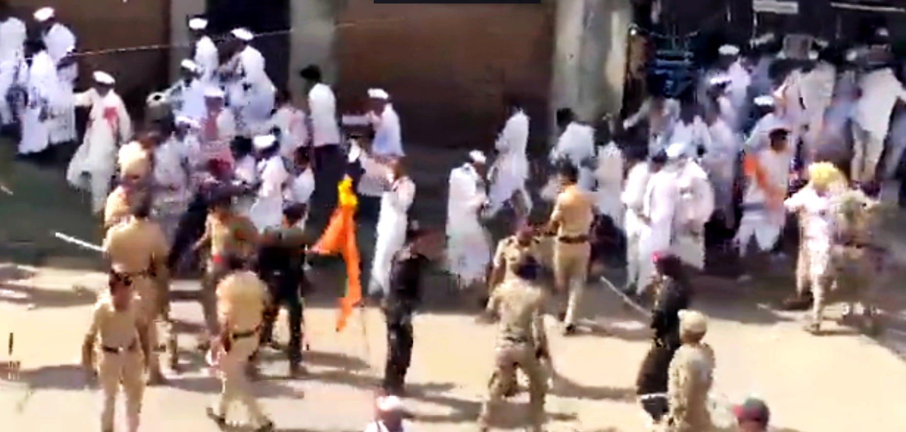  Shiv Sena (ubt) To Maha Cm, Dycm: Apologise For 'caning' Varkaris-TeluguStop.com