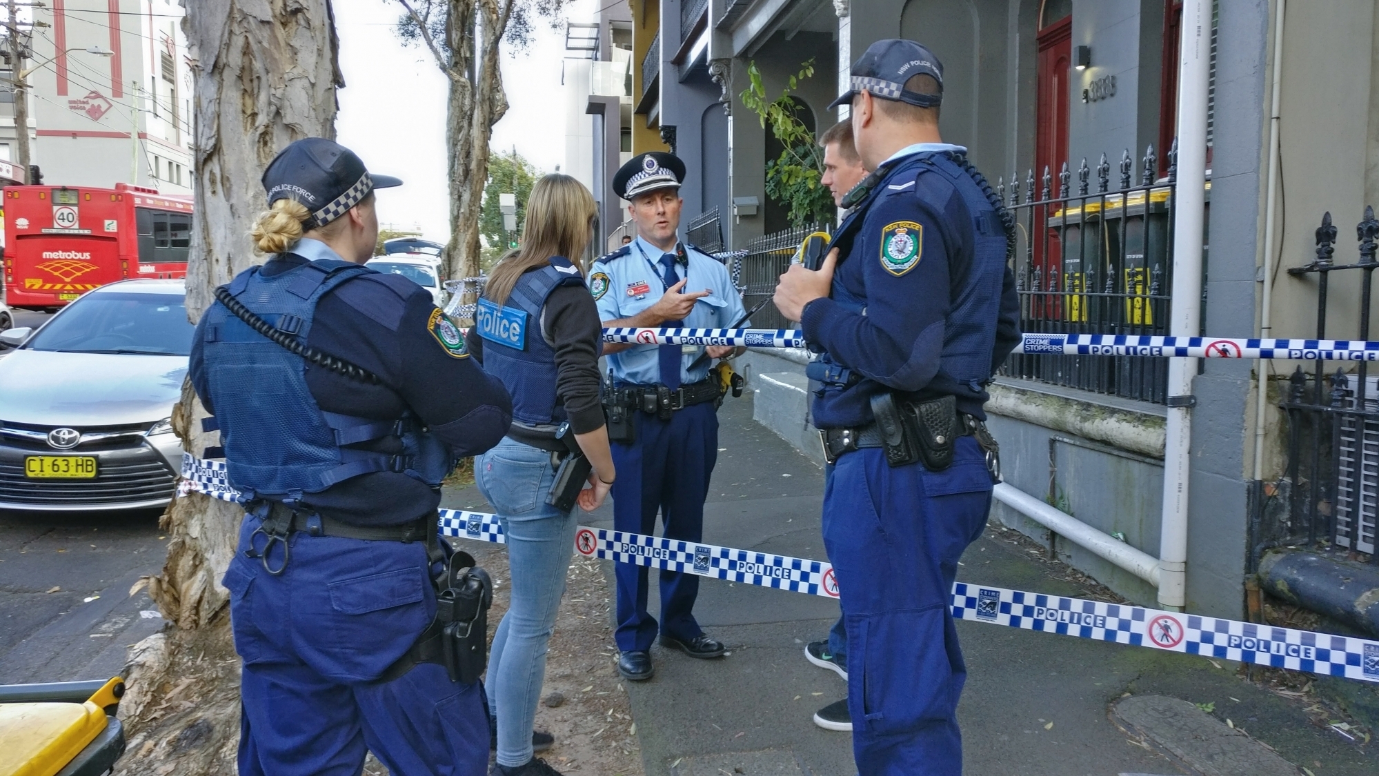  Teen Arrested After Stabbing Bus Passenger In Sydney-TeluguStop.com