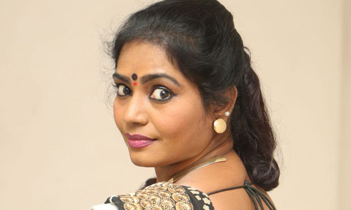  Telugu Actress Jayavani Gives Clarity About Her Fake Twitter Account-TeluguStop.com