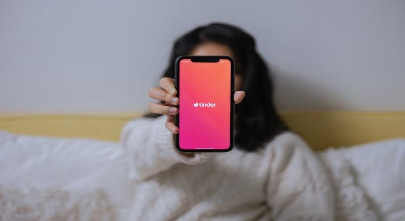  Tinder Removes 5 Mn Spam, Bot Accounts In Q1 This Year-TeluguStop.com