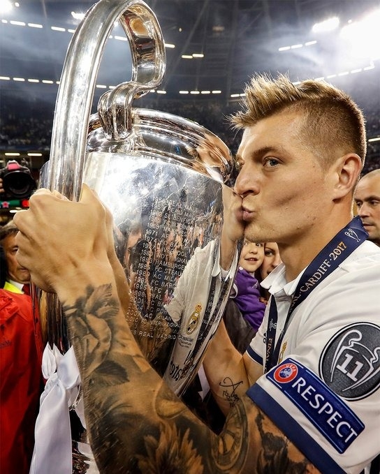  Toni Kroos Signs New Real Madrid Contract-TeluguStop.com