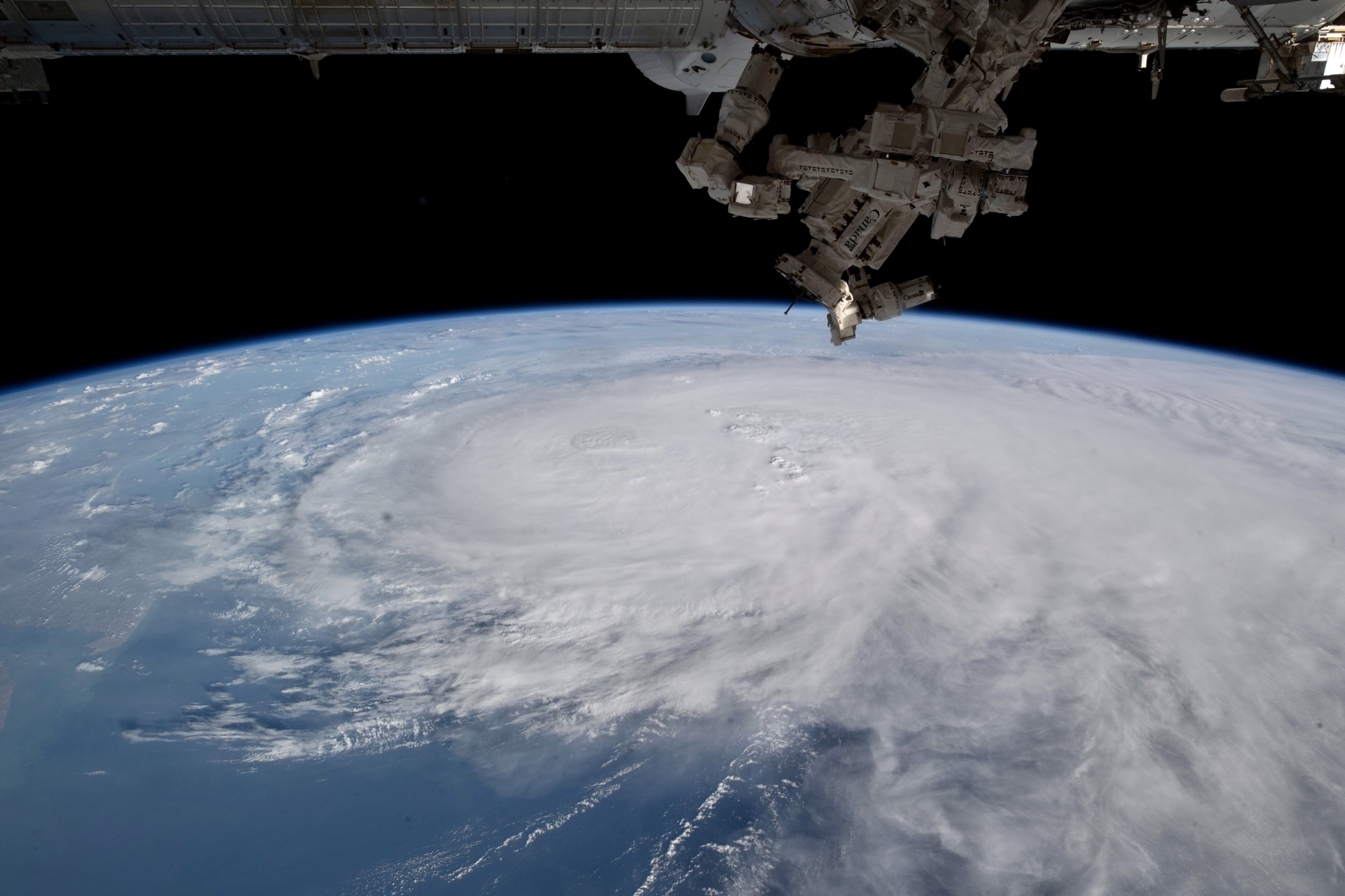  Uae Astronaut Images Cyclone Biparjoy From Space-TeluguStop.com