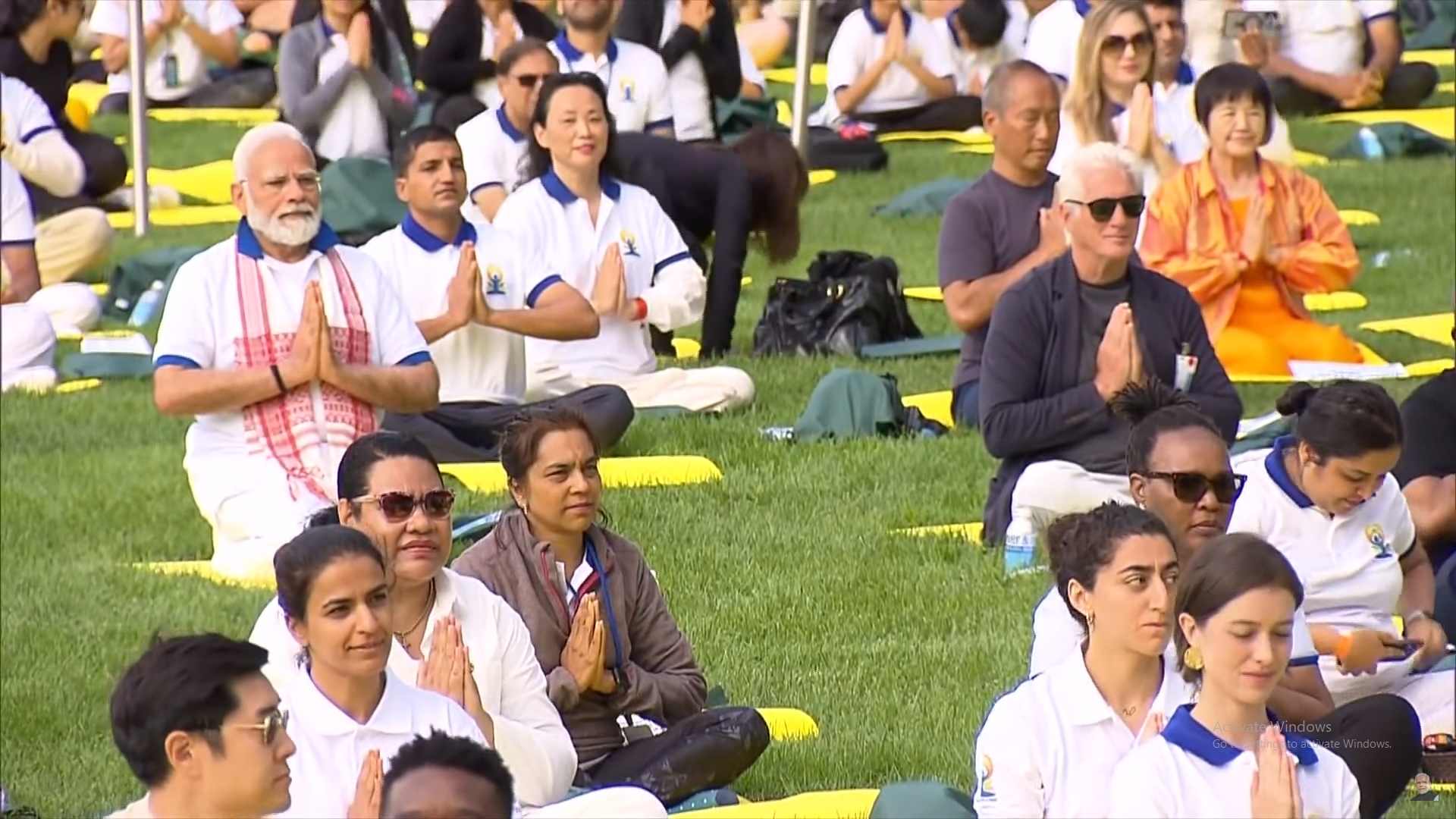  Unga President, Richard Gere Join Pm For Yoga Session At Un Headquarters-TeluguStop.com