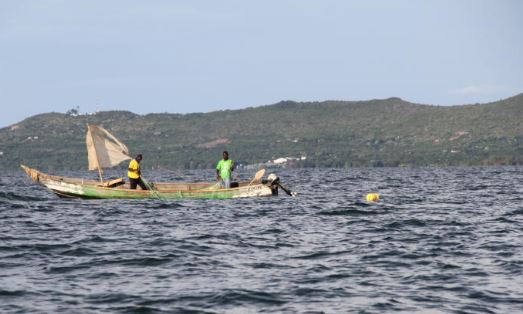  Two Boats Capsize Off Kakinada Uppada Coast-TeluguStop.com