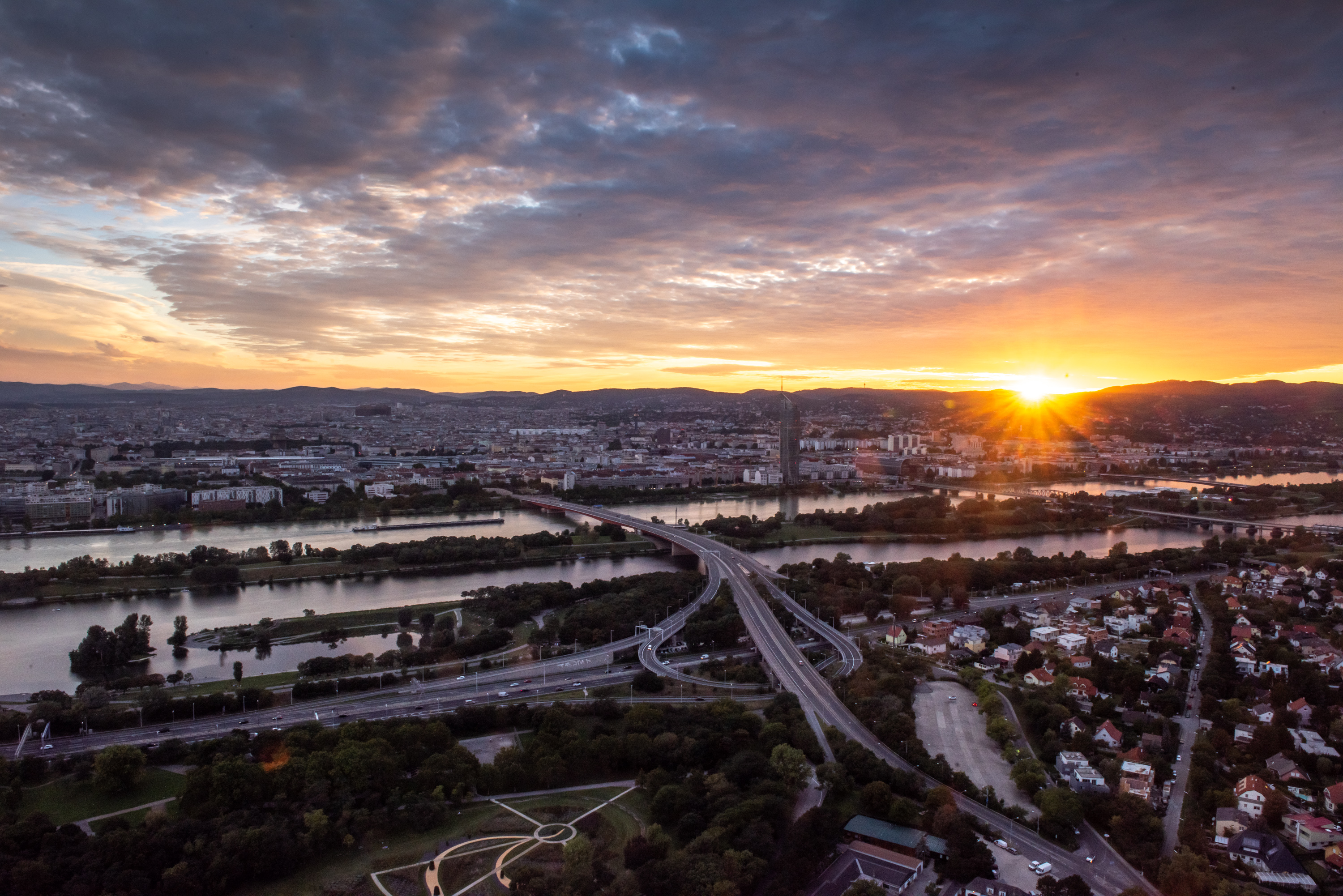  Vienna Named World's 'most Liveable City' For 2023-TeluguStop.com