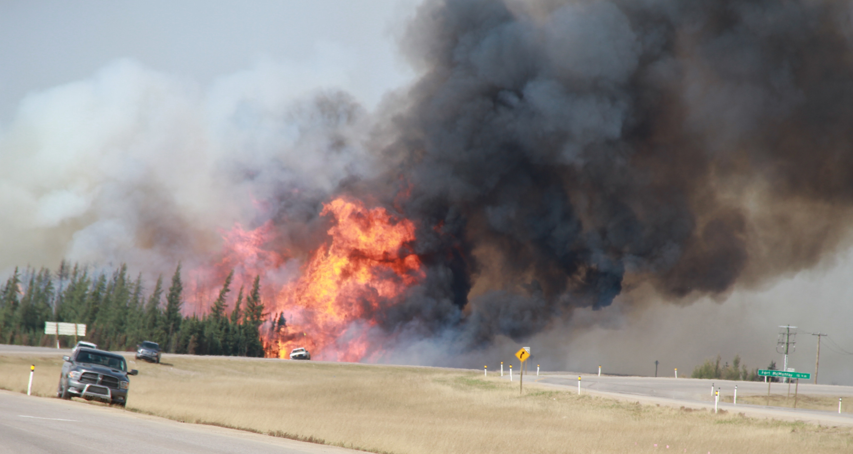  Wildfire Smoke Makes Air Quality Dangerously Poor In Ottawa-TeluguStop.com