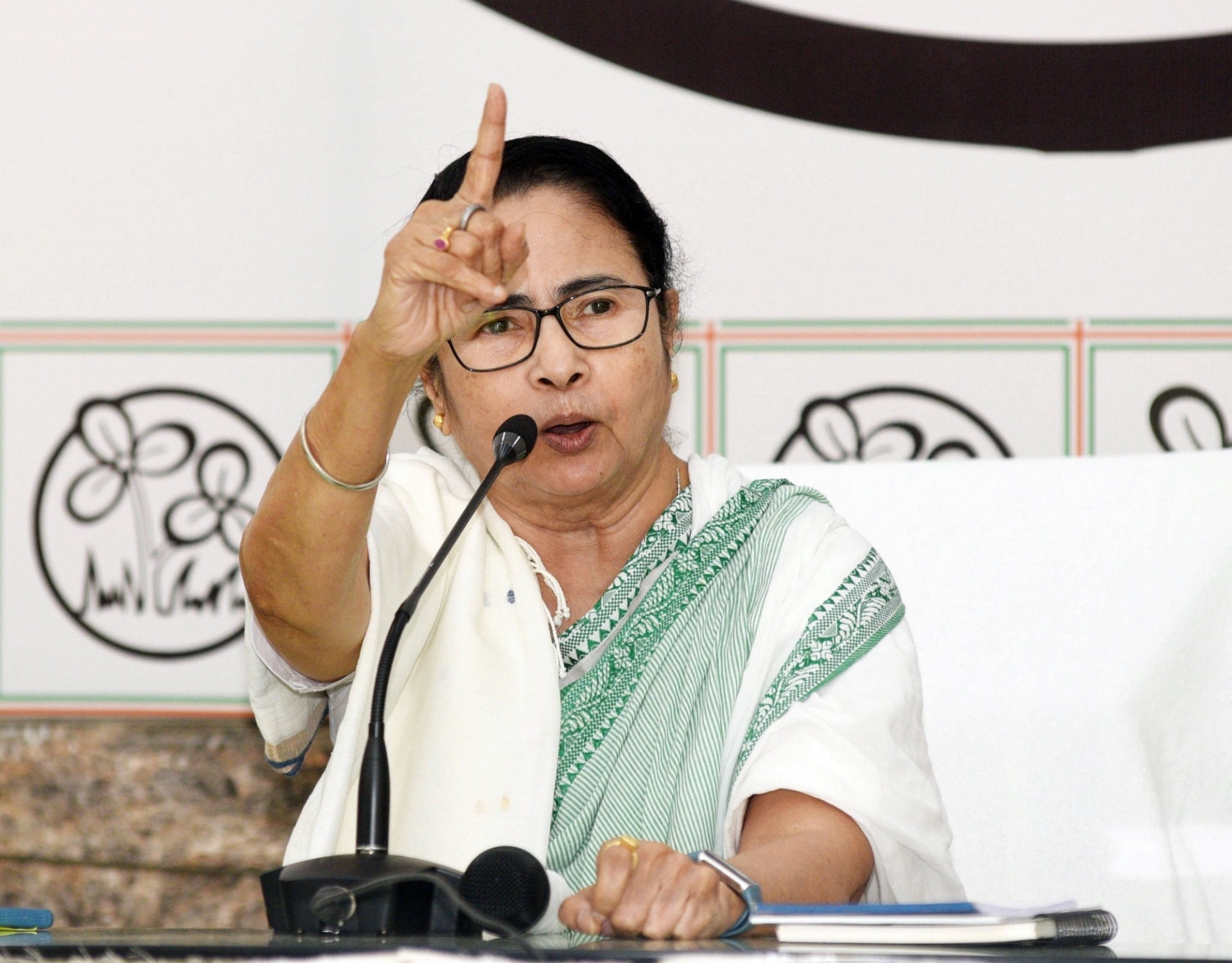 'will Cbi Now Enter People's Washrooms', Mamata Fires Fresh Salvo At Centre 'will Cbi Now Enter People's Washrooms', Mamata Fires Fresh Salvo At Centre-TeluguStop.com