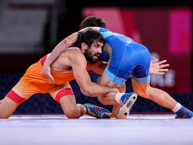  Wrestling: Ravi Dahiya Pulls Out Of Bishkek Ranking Series Due To Knee Injury-TeluguStop.com