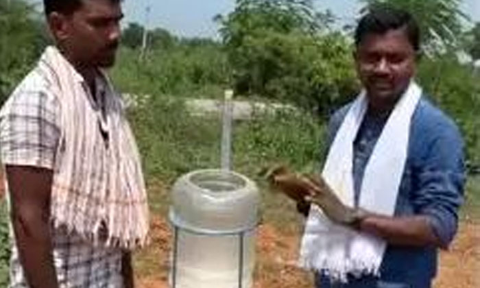  A New Device For Applying Fertilizers In The Farm This Farmer's Idea Is Awesome-TeluguStop.com