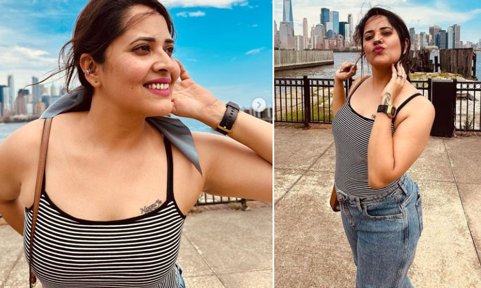  Anasuya Bending Down And Drying Her Beauty ,anasuya, Pushpa 2, Photos Are Going-TeluguStop.com