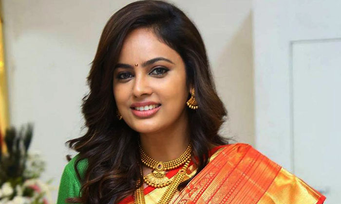  No Offers To Heroine Nanditha-TeluguStop.com