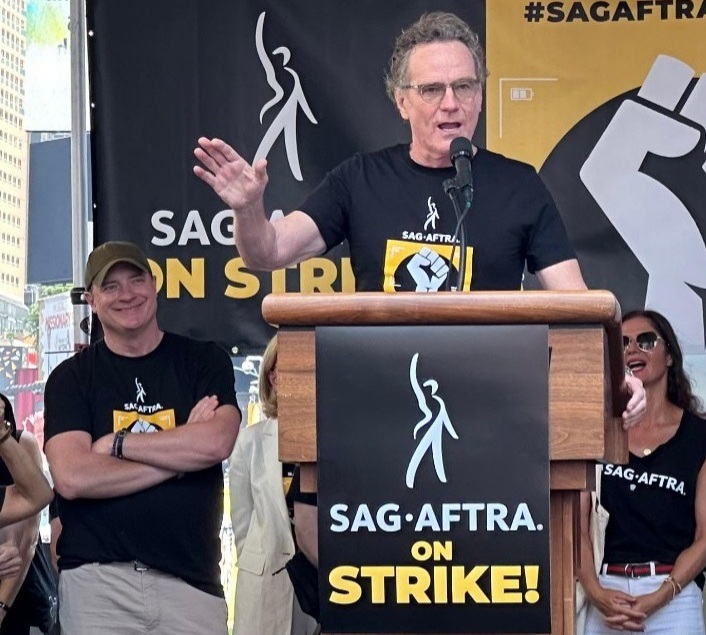  Bryan Cranston Leads Times Square Rally For Fair Pay & Ai Protection In Sag--TeluguStop.com