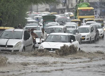  Incessant Rain In Delhi-TeluguStop.com