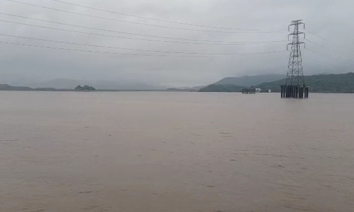  Godavari Water Rising At Polavaram Project.. , Godavari Water , Polavaram Pr-TeluguStop.com