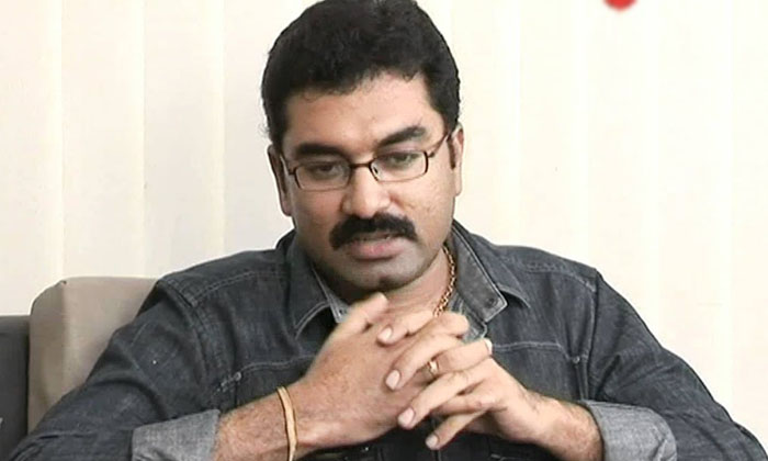  Why Is That Top Writer Not Doing Movies, Gopi Mohan , Srinu Vaitla, Tollywood,-TeluguStop.com