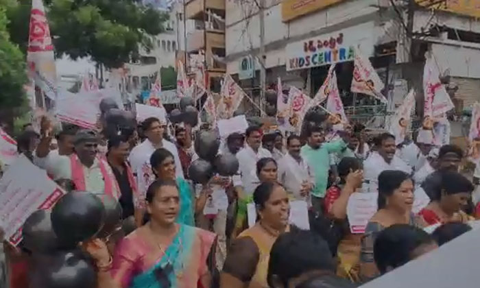  Tension In Guntur Janasena Leaders Clash With Police-TeluguStop.com
