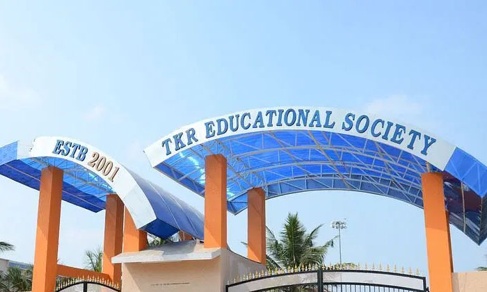  High Fees Collected Agitation In Front Of Polytechnic College , Tkr Polytechnic-TeluguStop.com