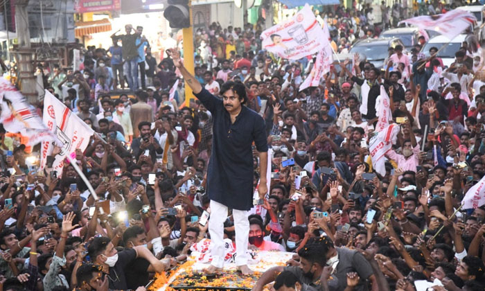  Pawan To The Sp Office Of Tirupati District As A Huge Rally Janasena, Pawan Kal-TeluguStop.com
