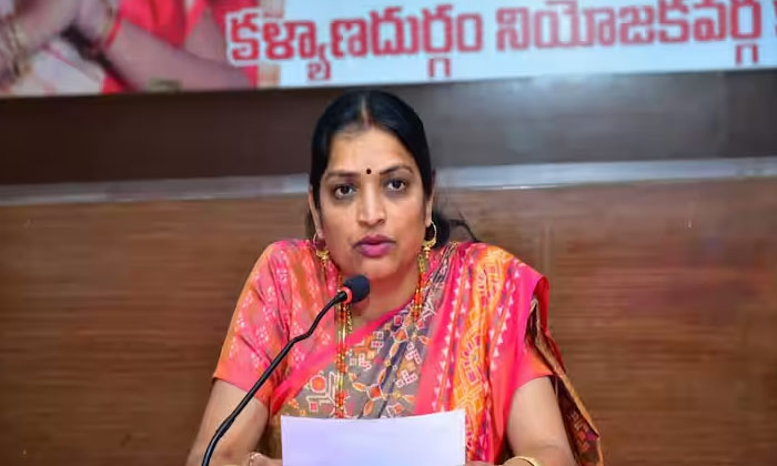  Minister Ushasree Charan's Serious Comments On Pawan Kalyan, Minister Ushasree-TeluguStop.com