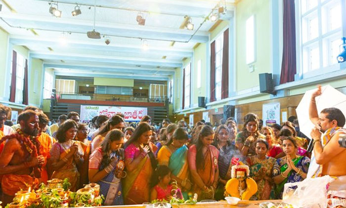  Bonalu Festival, In London.1,200 Nris Participated, Nri News, Non-resident In-TeluguStop.com