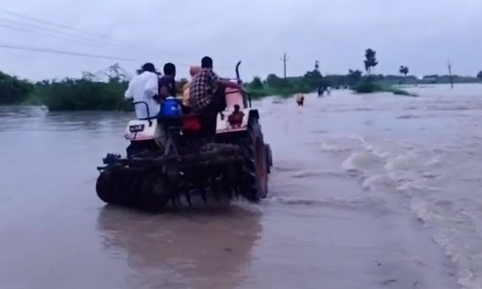  Ntr District Jaggaiyapet Is Raging Flood Water-TeluguStop.com