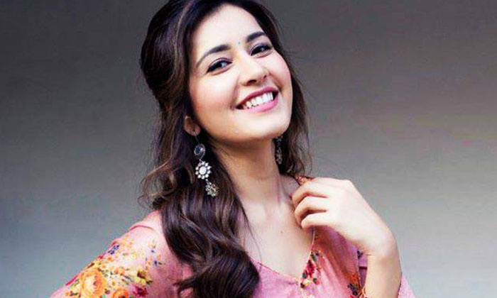  Tollywood Heroine Rashi Kanna Busy With Shops Openings , Oohalu Gusagusalade , R-TeluguStop.com