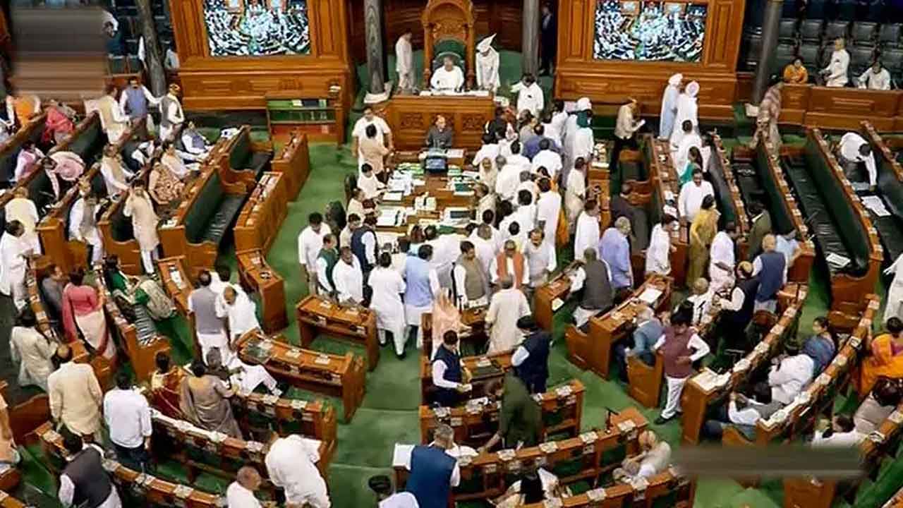  Brs Along With Congress Submits No-trust Motion Against Modi Govt-TeluguStop.com