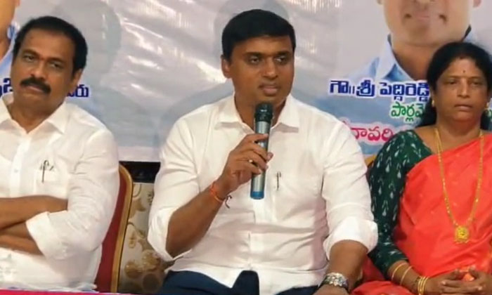  Pawan Kalyans Speeches Are Going Ok Since 2014 Ycp Mp Midun Reddy Comments-TeluguStop.com