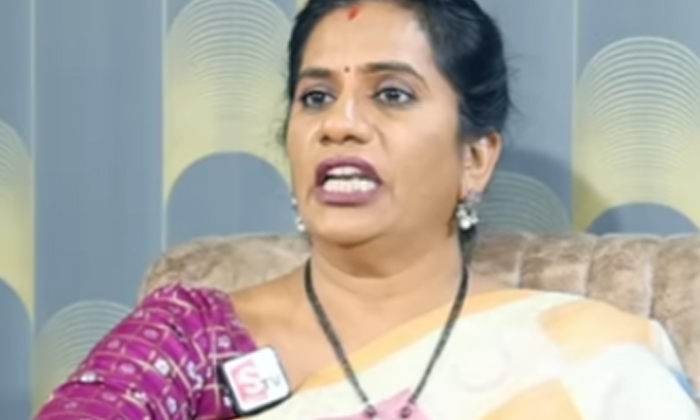 Telugu Divorce, Niharika, Priya Chowdary-Movie