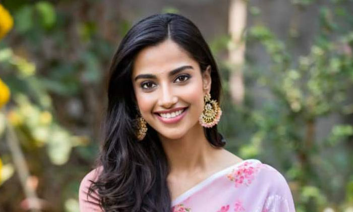 Telugu Guntur Kaaram, Mahesh Babu, Ravi Teja-Movie