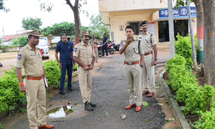  Sp Akhil Mahajan Inspected The Gambhiraopet Police Station,gambhiraopet Police S-TeluguStop.com
