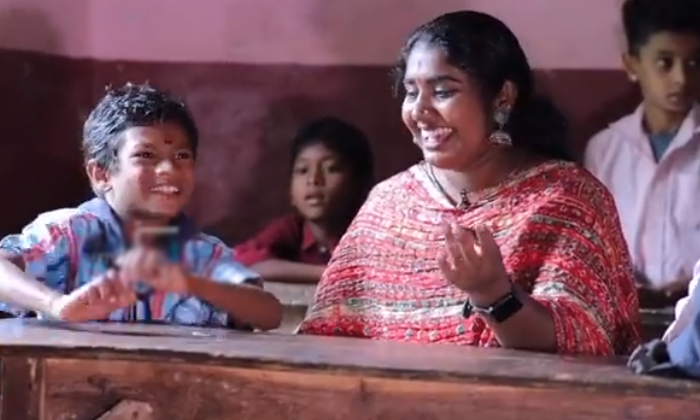  Teacher Sings Student Drums On Desk Viral Video Details, Teacher, Talent,viral L-TeluguStop.com