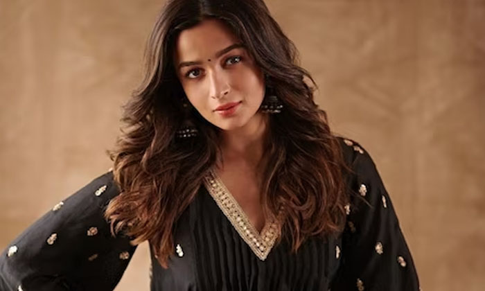 Telugu Alia Bhatt, Bollywood, Hollywood, Kia Dhavan, Rajamouli-Movie