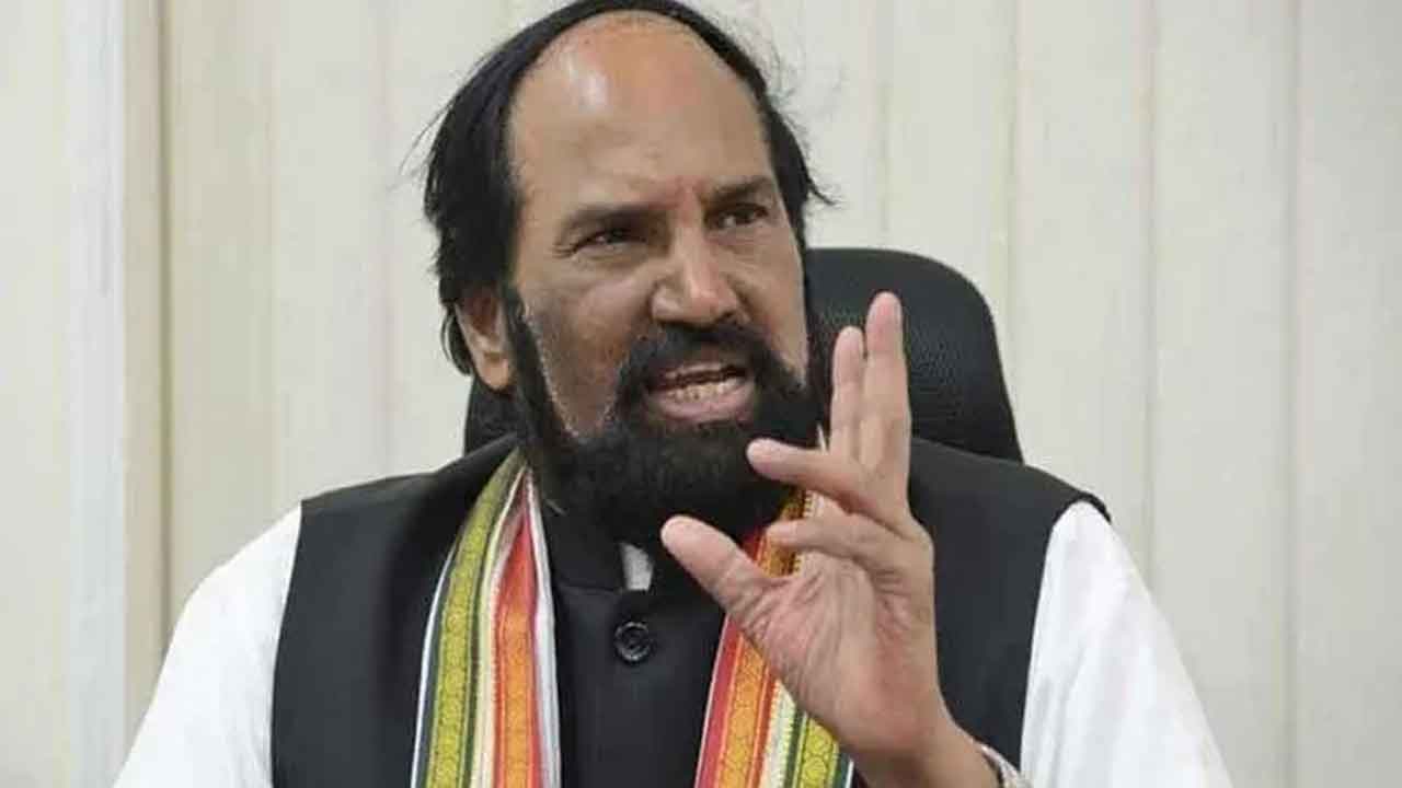  Telangana : Uttam Kumar Reddy Refutes Rumours Of Joining Brs-TeluguStop.com